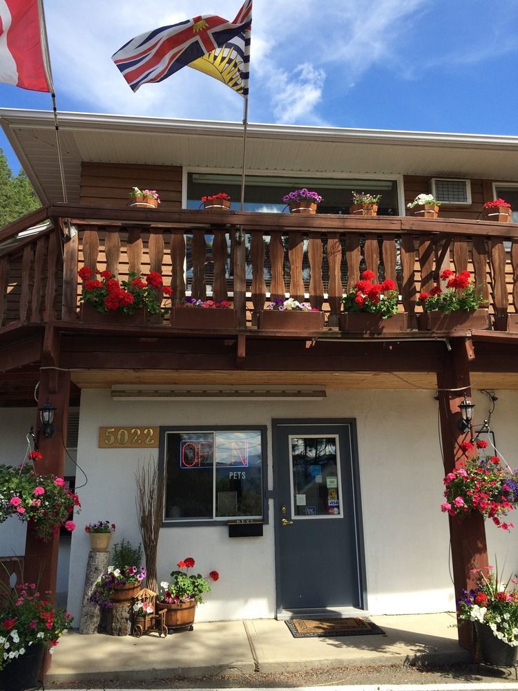 Alpen Motel Radium Hot Springs Exteriör bild